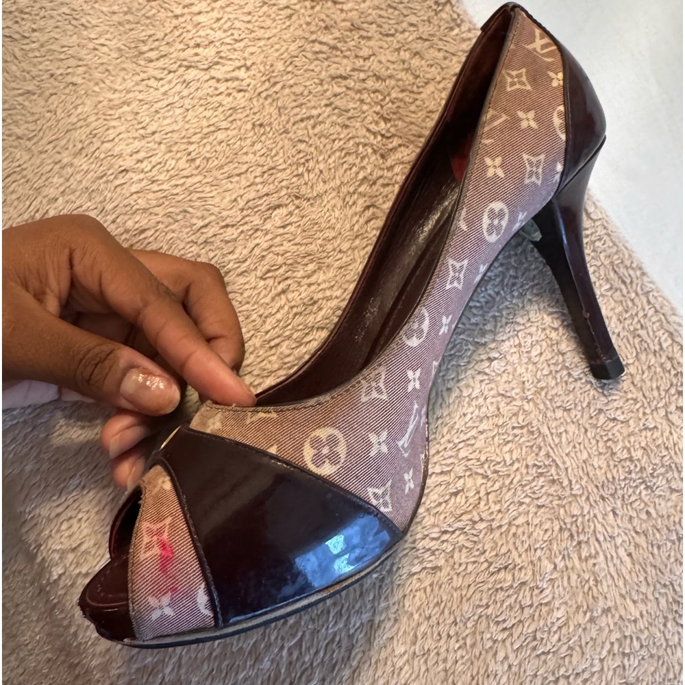 Vintage Paris Louis Vuitton Monogram Heels, Originally cost $900. - Picture 6 of 7